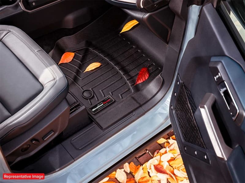 WT FloorLiner - Front - Blk - Photo - Mounted